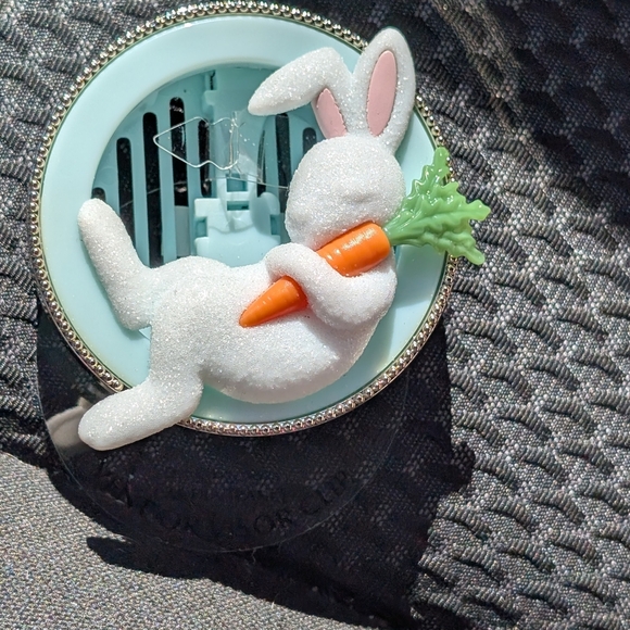 NWT Bath & Body Works Easter Bunny Car Vent/Visor Clip - Picture 1 of 3